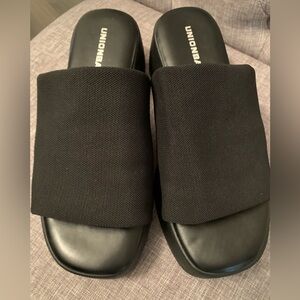 UnionBay black platform sandals size 8